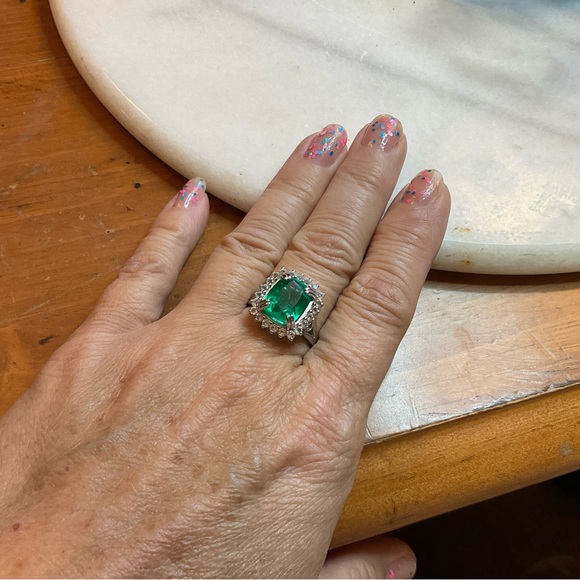 Emerald ring - Picture 2 of 8